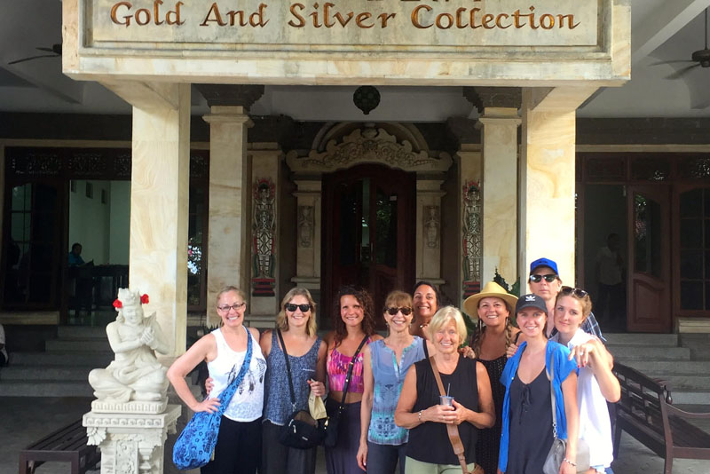 Retreat group visiting gold and silver crafting center