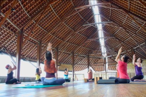 Bali-retreat-yoga-class-1024x684